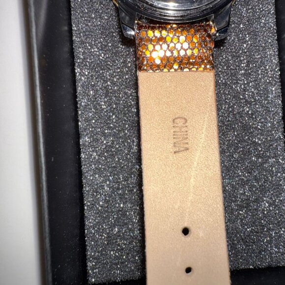 NWT - Disney Winnie The Pooh Adult Casual Sport Analog Quartz Watch - Picture 8 of 16